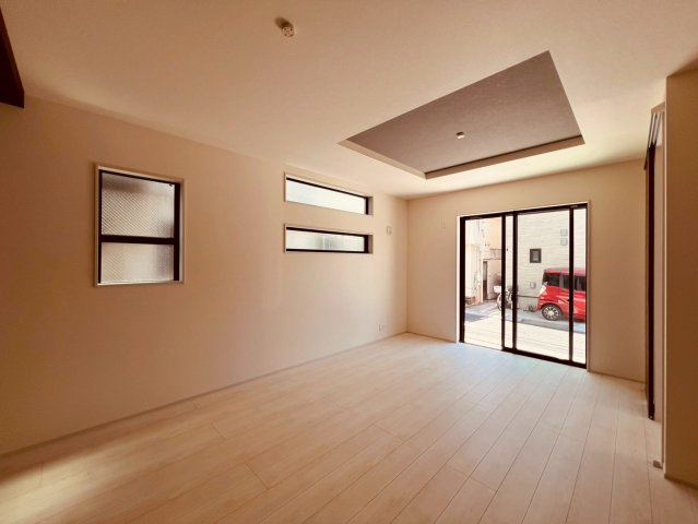 【居間・リビング】 | 練馬区関町南３丁目　新築戸建て | くつろぎと団らんを叶える、温かみのある居心地の良いLDK