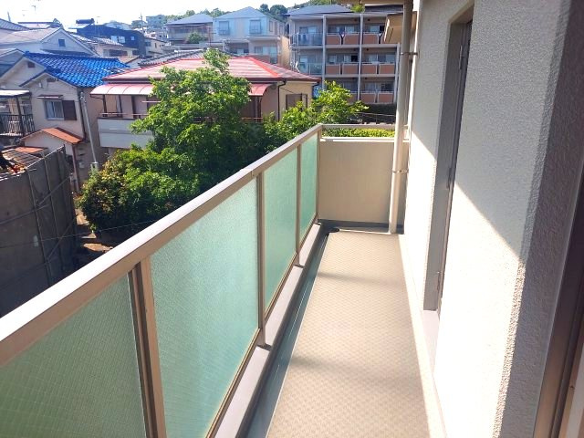 セントラル西雲雀丘のバルコニー|南西側バルコニー