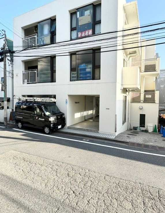 下馬ヒルス　三軒茶屋エリア　角部屋　陽当たり良好の外観