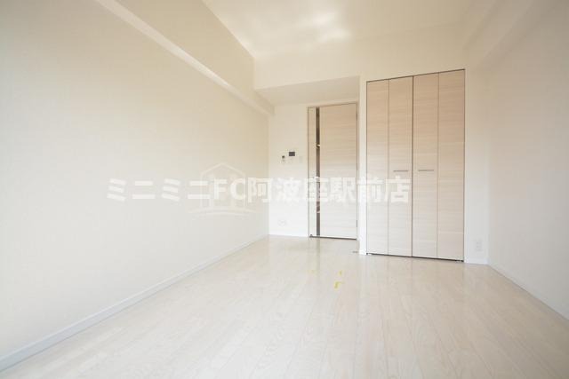 サムティ福島ＰＯＲＴＡの居間・リビング