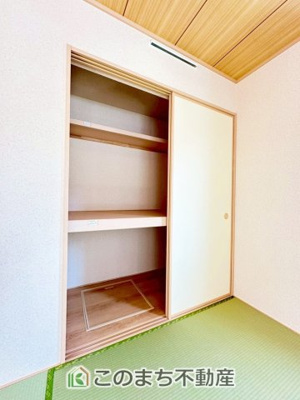【収納】 | 宇都宮市宝木町二丁目戸建 | 和室の収納スペースは中棚が付いてますので、お布団をしまうのに最適です♪
