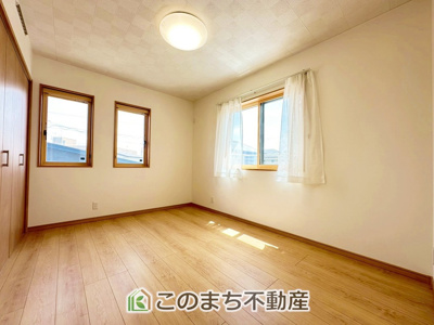 【洋室】 | 宇都宮市宝木町二丁目戸建 | 一人ひとりの大切なプライベート空間。ゆとりある広さで、一人の時間をゆったりと過ごせる安らぐお部屋になるはずです。
