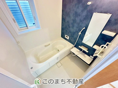 【浴室】 | 宇都宮市宝木町二丁目戸建 | 広々とした一坪タイプのバスはお子様と入っても余裕のある広さになっております！
