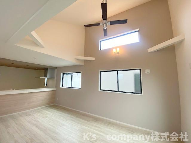 ◎藤沢市辻堂太平台1丁目　新築戸建　2号棟の居間・リビング|同施工例◇