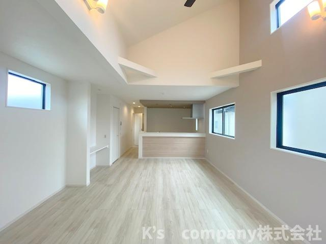 ◎藤沢市辻堂太平台1丁目　新築戸建　2号棟の居間・リビング|同施工例◇