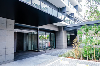  | シティタワー東梅田パークフロント | 【コーチエントランス】エントランスは、西側と東側の両方にございます！駅からの利便性に配慮した設計！