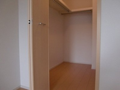 【収納】 | サンフロントヴィラ | たっぷりとした収納スペースです