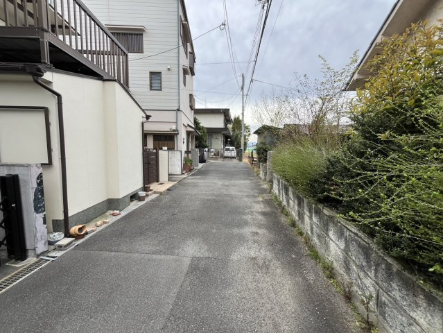 羽曳野市誉田７丁目　中古戸建の前面道路含む現地写真