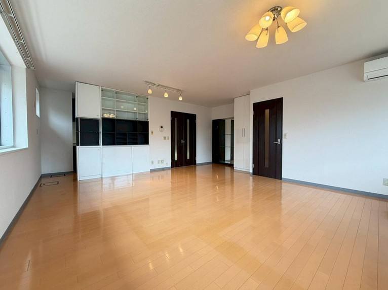 【居間・リビング】