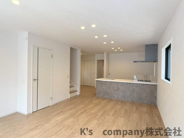 藤沢市辻堂太平台1丁目　新築戸建　1号棟の居間・リビング|床暖房完備なリビングルーム◇◇
