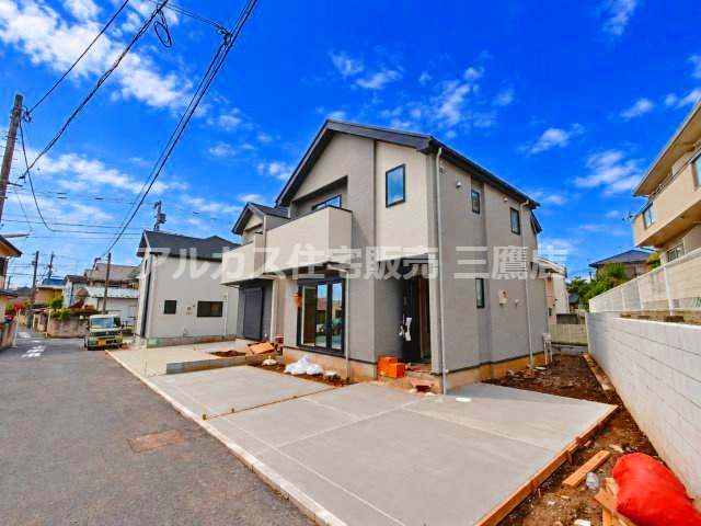 中央線 三鷹駅 バス利用 停歩4分 新築戸建 調布市深大寺東町７丁目の前面道路含む現地写真