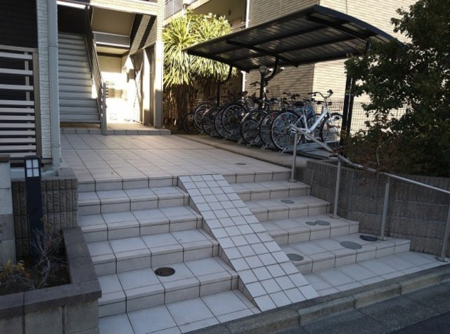 クレイノライズ日吉のエントランス