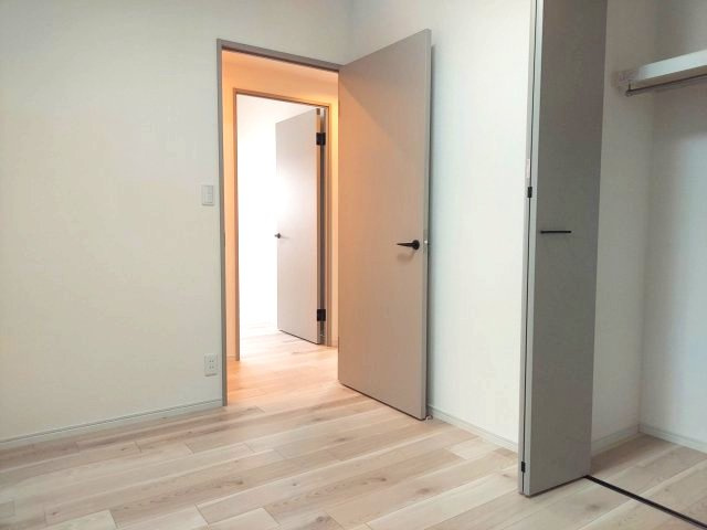 エスリード雲雀丘花屋敷の洋室|洋室約5帖