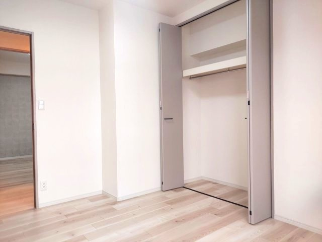 エスリード雲雀丘花屋敷の洋室|洋室約6帖
