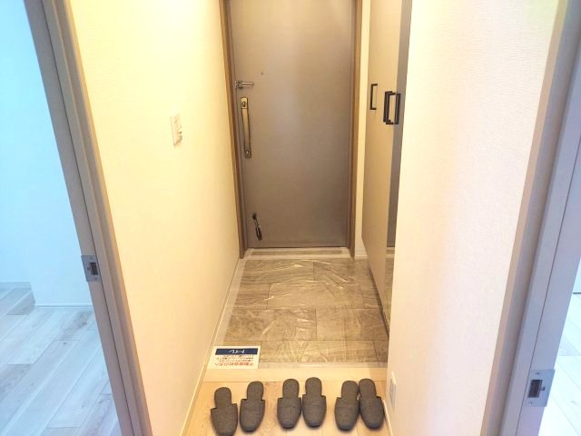 エスリード雲雀丘花屋敷の玄関