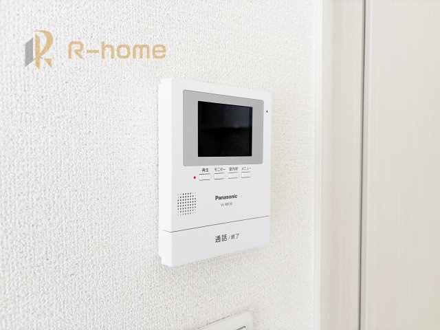 下妻市下妻丁　中古戸建のその他|訪問者を確認してから会話することができて安心♪防犯性の高いモニター付インターホン♪