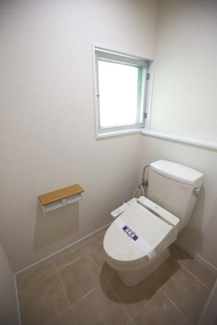 石川ビルのトイレ|ゆったりとした空間のトイレです