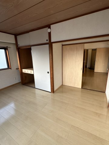 カームデイズＡ・Ｋ・Ａの洋室