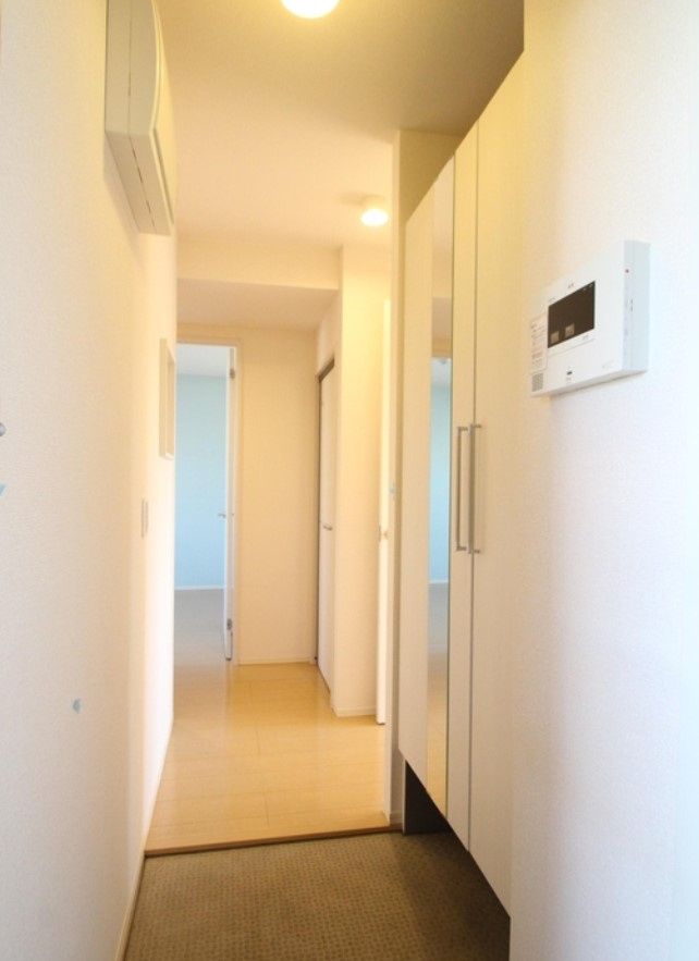 Elysionwestの玄関|※別部屋参考写真　反転タイプ