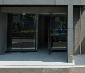 ルフレプレミアム町屋のエントランス
