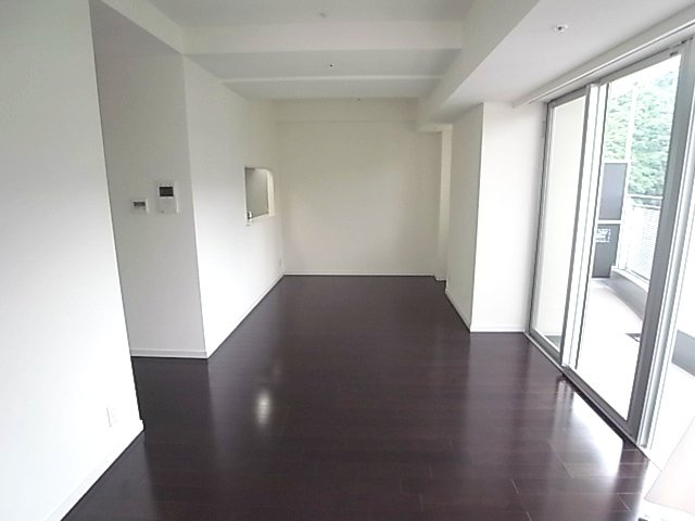 ジークレフ新神戸タワーの居間・リビング