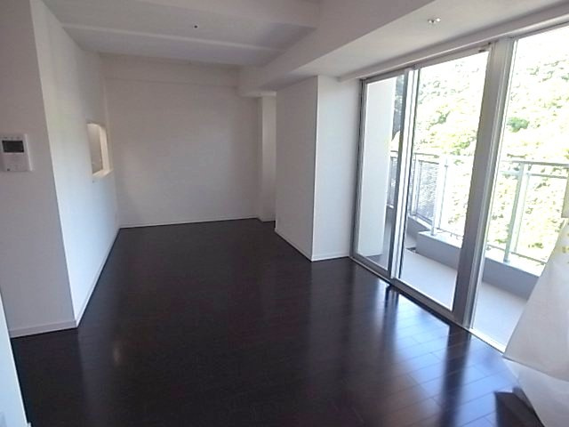 ジークレフ新神戸タワーの居間・リビング