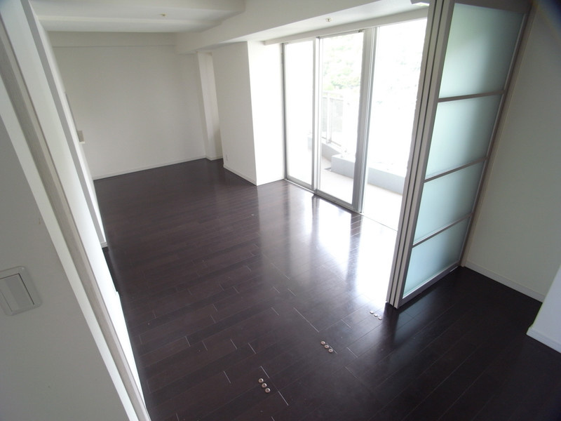 ジークレフ新神戸タワーの居間・リビング