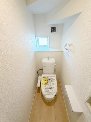 昭島市緑町5丁目全１棟　新築戸建のトイレ