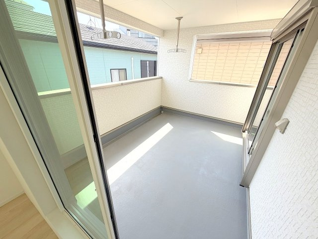 昭島市緑町5丁目全１棟　新築戸建のバルコニー