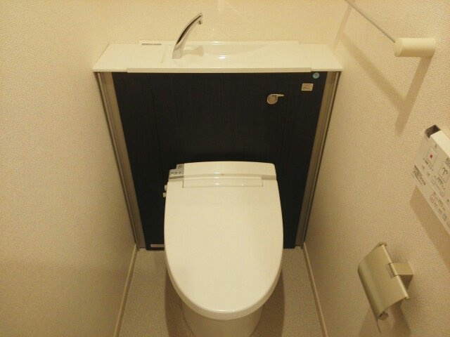 清潔感のあるトイレです