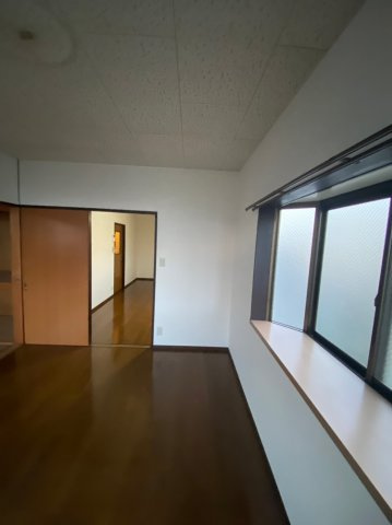 マンションマルカネの居間・リビング