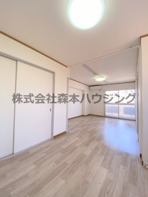 【洋室】 | 　寝屋川コーポラスⅠ | 明るい洋室です