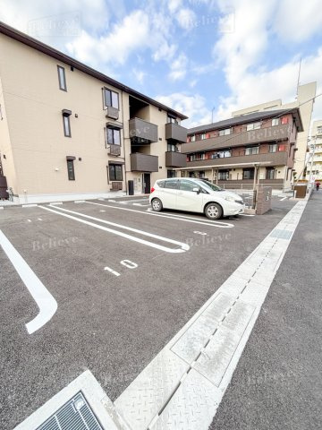 ラ・ルーチェ宮の陣駅前の駐車場|駐車スペースもあります☆