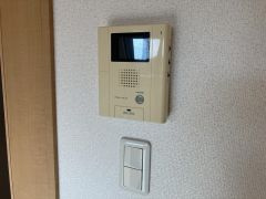 グランドアマレイⅦ番館のセキュリティ|TVモニター付きで安心です☆