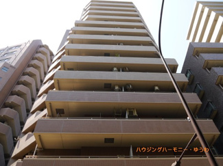 【外観】 | 穏やかな風と陽光を導き、プライバシーに配慮された設計プランを採用し、居住性を一段と心地よいものにしています。