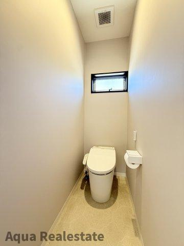 坂出市福江町　住居兼事務所のトイレ|２階ゆったりとした空間のトイレです