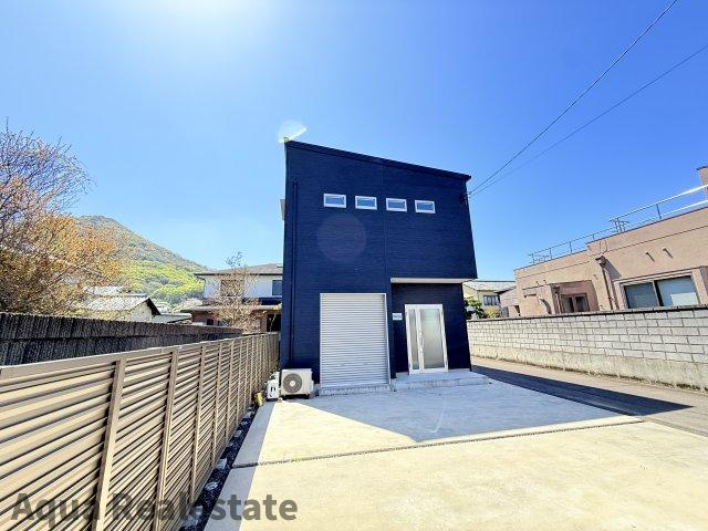 坂出市福江町　住居兼事務所の前面道路含む現地写真|前面道路含む現地写真です