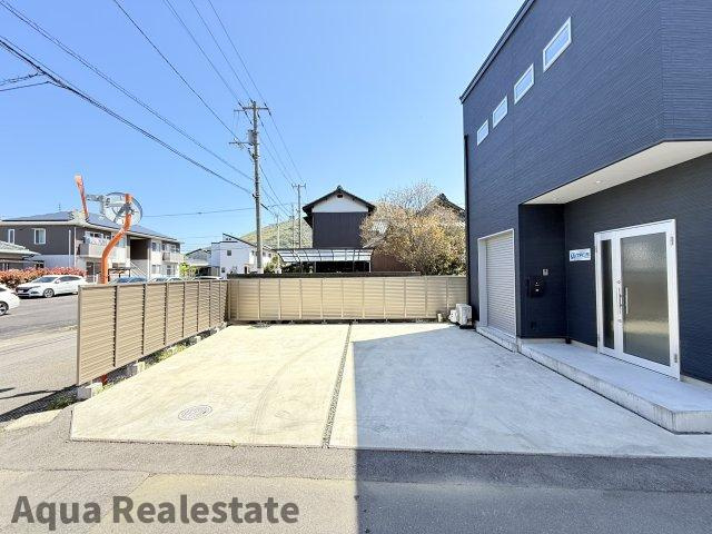 坂出市福江町　住居兼事務所の駐車場|駐車場に車を止められます