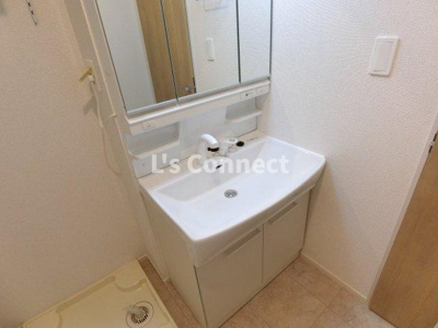 【洗面所】 | ａｍｂｉｅｎｔｅ（アンビエンテ | 朝の支度もスムーズな独立洗面台。