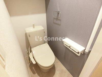 【トイレ】 | ａｍｂｉｅｎｔｅ（アンビエンテ | 温水洗浄便座付きのトイレ。