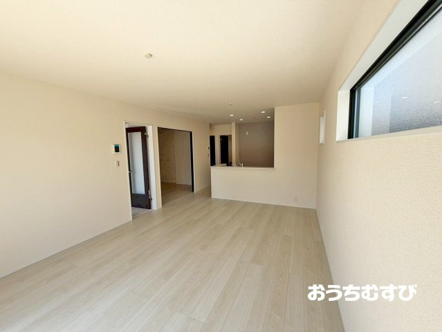 春日井市下津町（全2棟）の居間・リビング