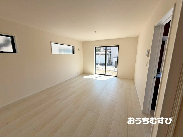 春日井市下津町（全2棟）の居間・リビング