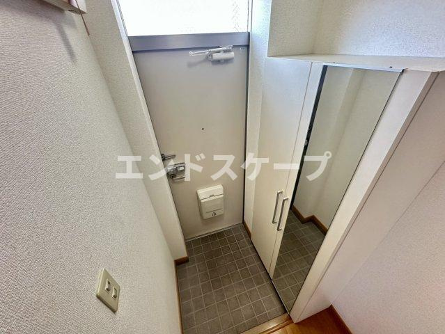 ロイヤルパークＣの玄関|高崎、前橋のお部屋探しはエンドスケープまで！お客様の理想お聞かせ下さい♪
