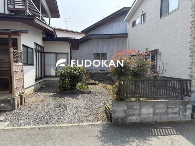 山形市蔵王半郷【中古住宅】の駐車場|駐車スペース