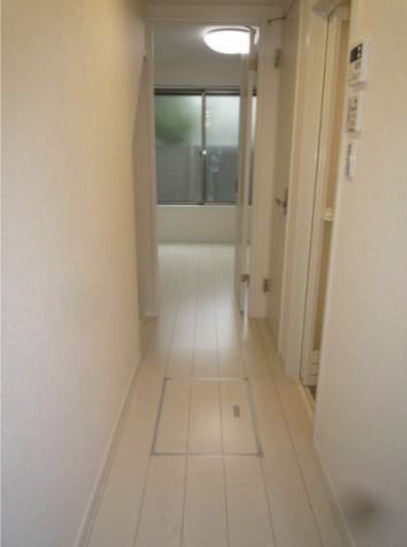 イルミナハイム笹塚の玄関