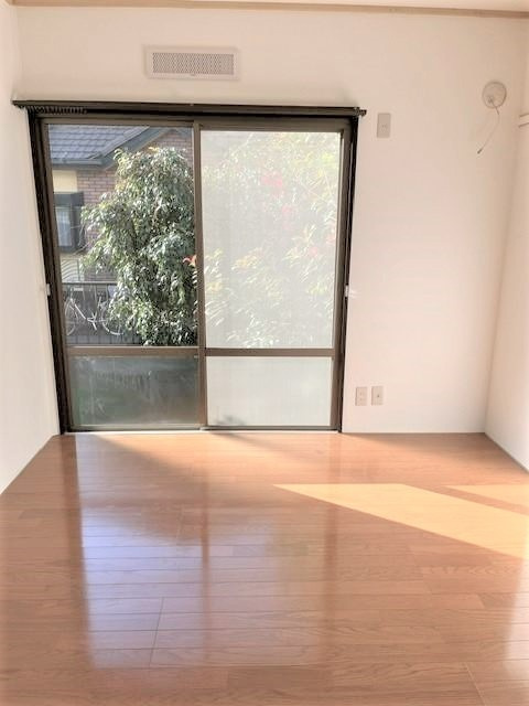 シャイニングハイツ