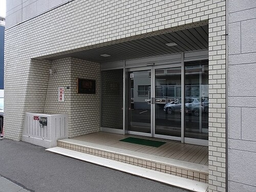 ライオンズマンション幌平橋のエントランス