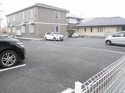 ロイヤルパークＣの駐車場