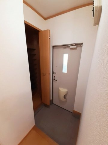 カリーノ・ローザＣの玄関