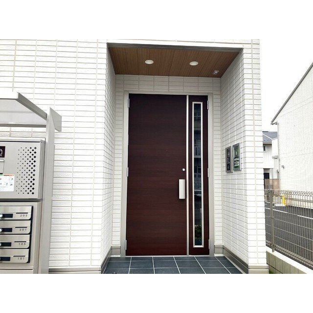 D-ROOM鵜沼三ツ池町のエントランス